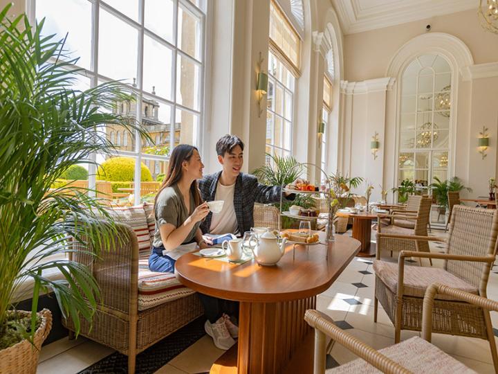 Afternoon tea in The Orangery at Blenheim Palace © Experience Oxfordshire/Studio 8